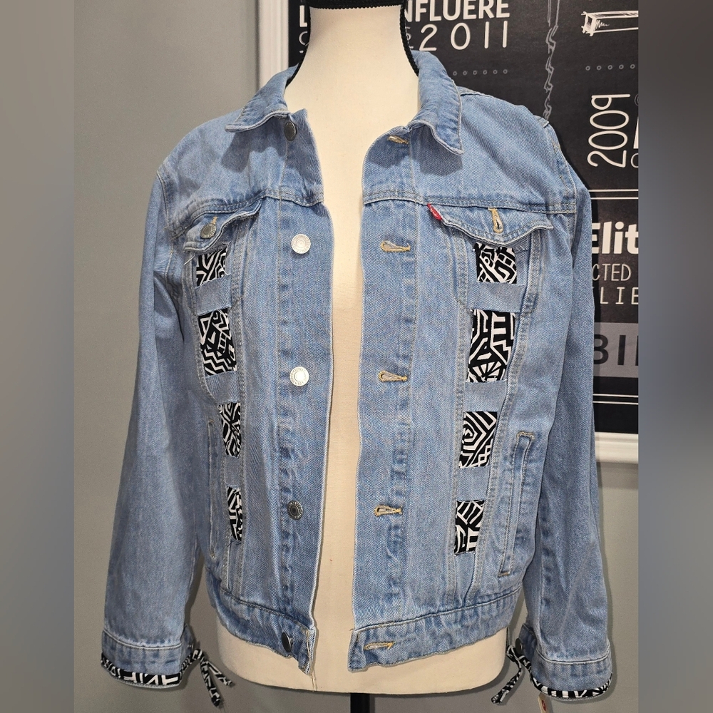 Levi Strauss Light Blue Denim Jacket with Black and White Patterns